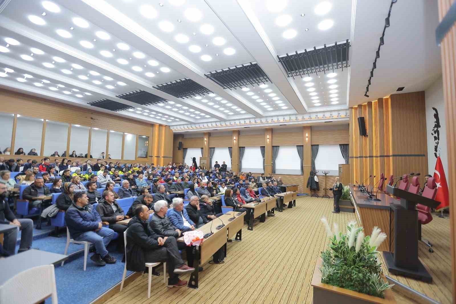 B&uuml;y&uuml;kşehirden &lsquo;Afetlerde Bulaşıcı Hastalıklardan Korunma" eğitimi

