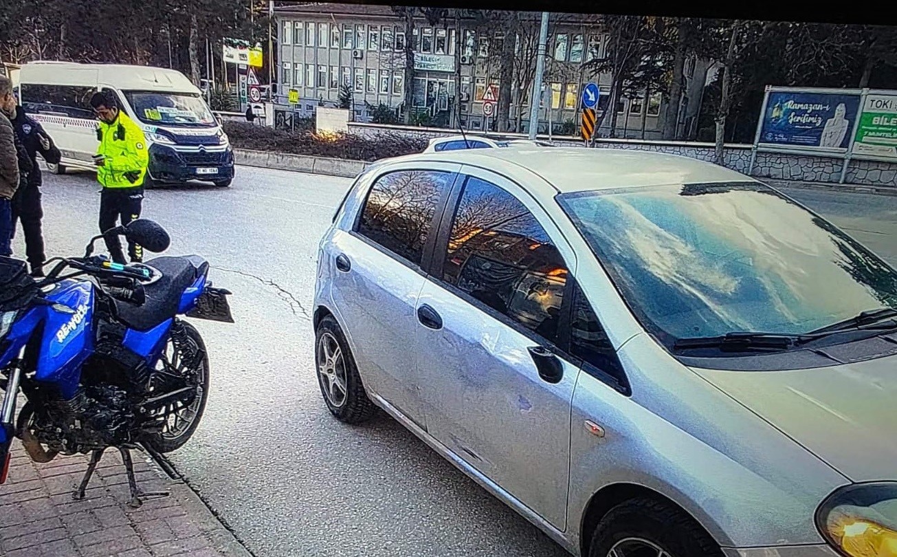 Bilecik&rsquo;te meydana gelen trafik kazasında 1 kişi yaralandı
