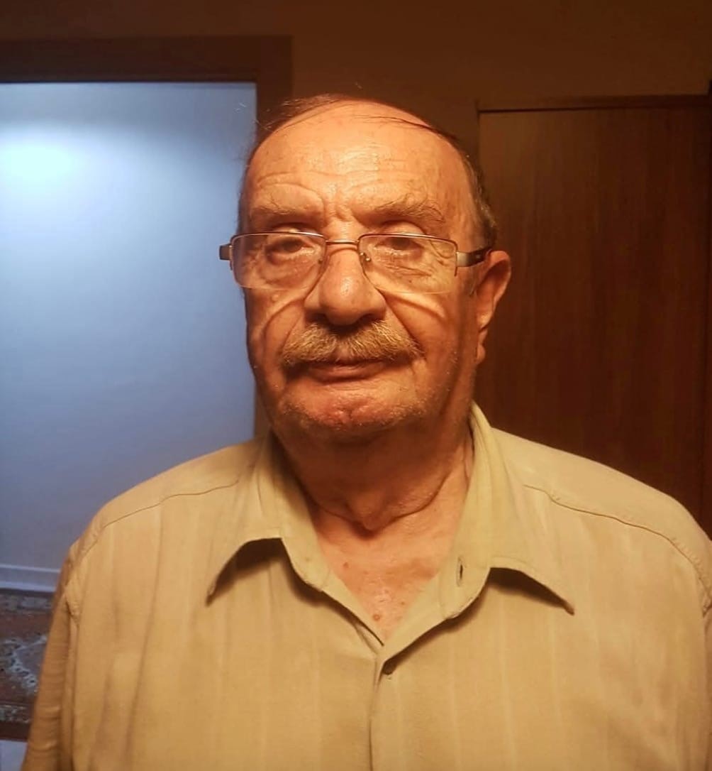 &Ccedil;ay i&ccedil;mek i&ccedil;in geldiği d&uuml;kk&acirc;nın a&ccedil;ılmasını motosikletinin &uuml;zerinde beklerken hayatını kaybetti
