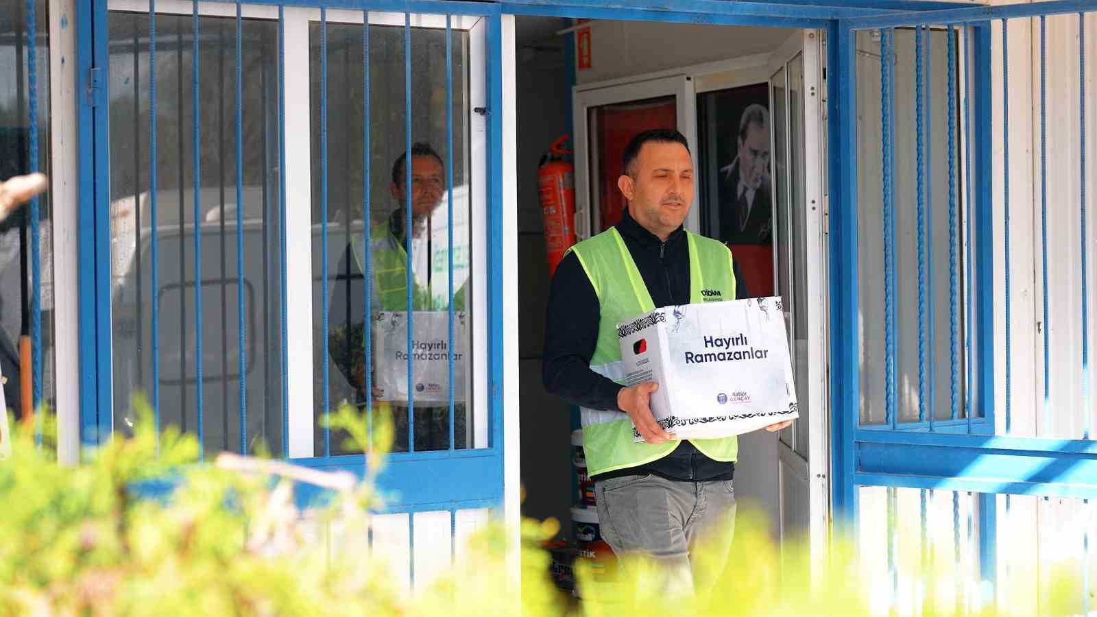 Başkan Gen&ccedil;ay: "Ramazan&rsquo;da sofralarımız paylaştık&ccedil;a g&uuml;zel"
