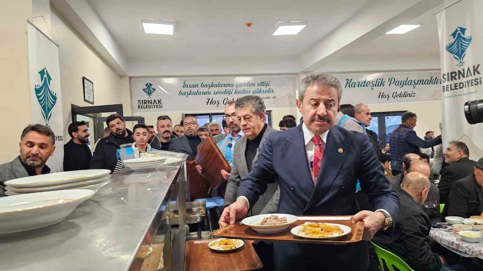 Şırnak’ta gönüller aynı sofrada buluştu