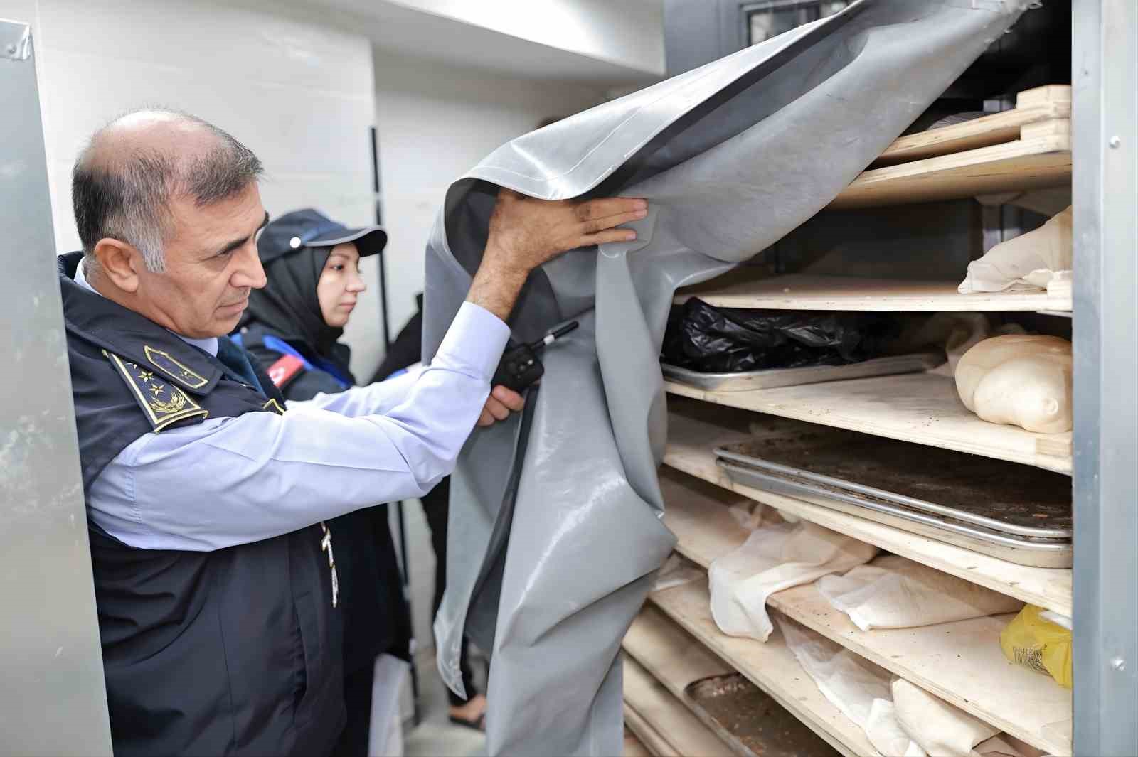 Sultanbeyli’de fırınlara Ramazan denetimi: Eksik tespit edilen işletmelere ceza yağdı