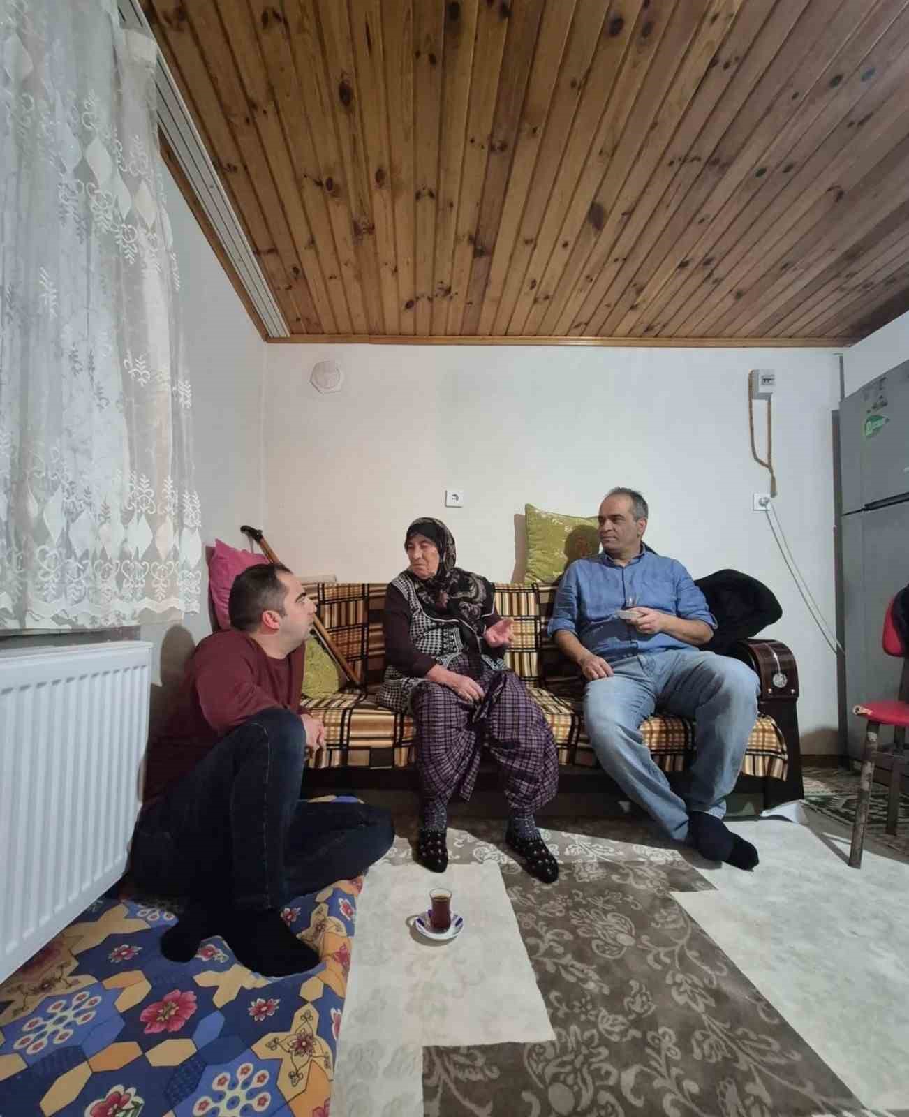 Kaymakam U&ccedil;ar K&uuml;k&uuml;rt K&ouml;y&uuml;&rsquo;nde iftar sofrasına konuk oldu
