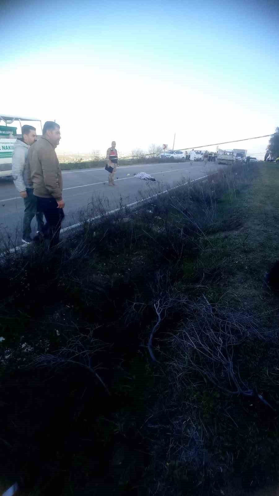 Kamyonetle &ccedil;arpışan motosikletin 25 yaşındaki s&uuml;r&uuml;c&uuml;s&uuml; hayatını kaybetti
