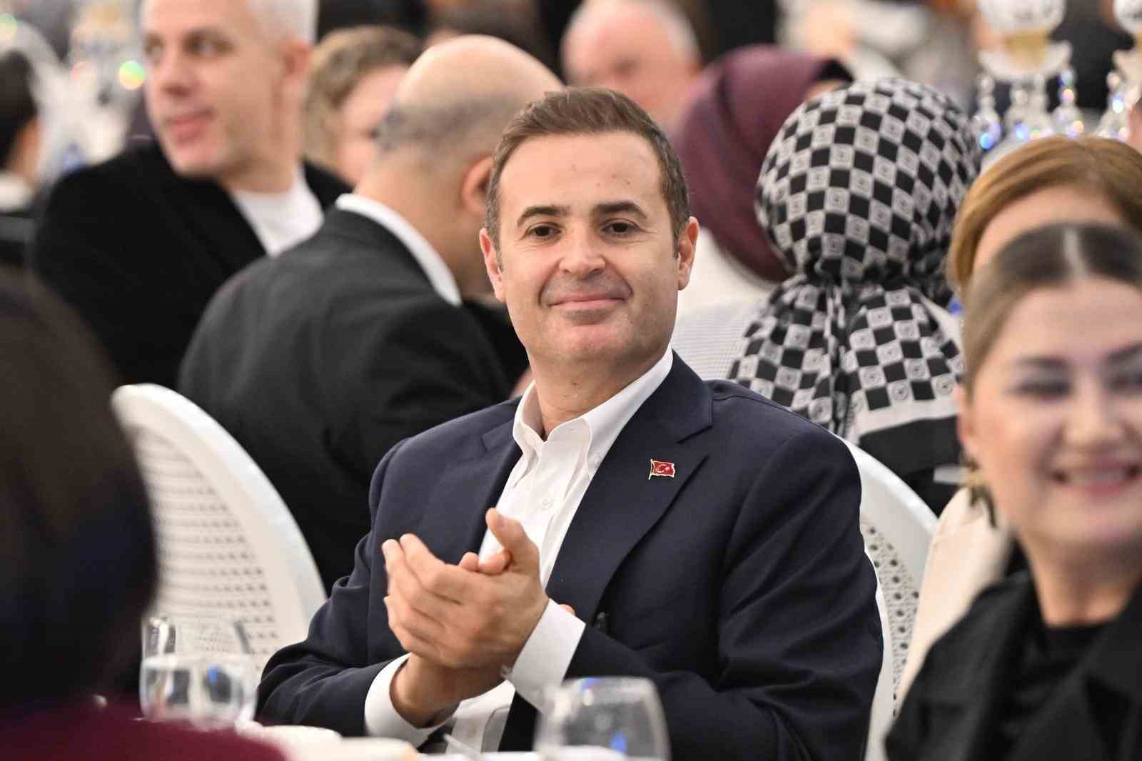 İzmir&rsquo;de Balıkesir r&uuml;zgarı
