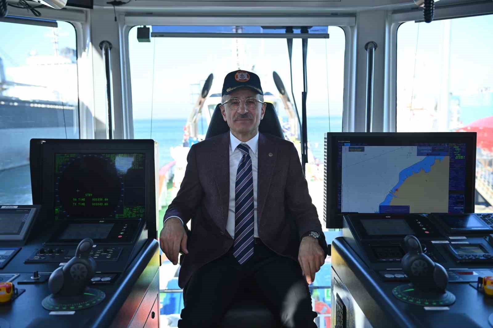 Bakan Uraloğlu: "İstanbul’da gemilere 7 gün 24 saat kesintisiz haberleşme hizmeti sunacağız"