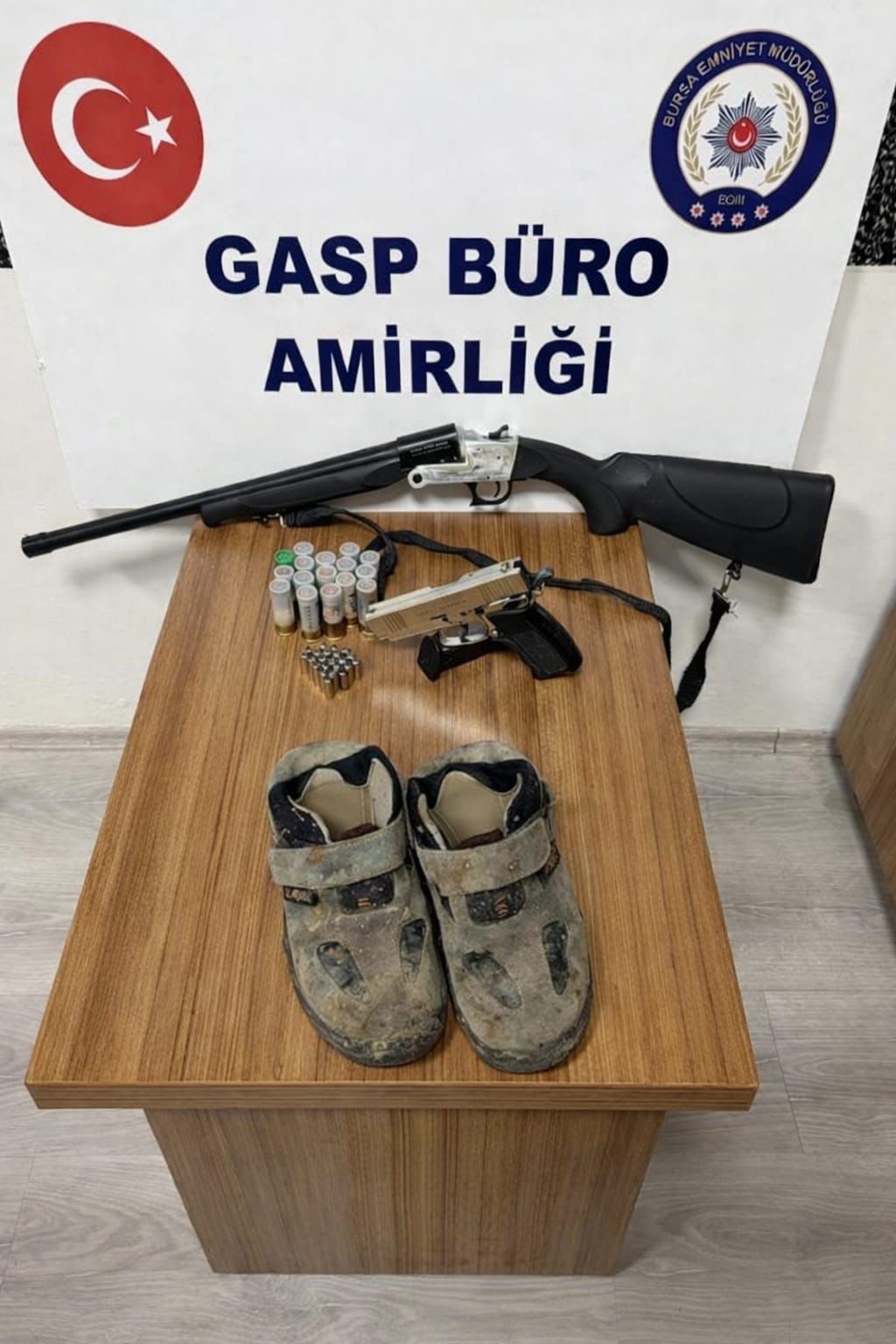 Bursa&rsquo;da kuyumcuya silahlı yağma girişiminin ş&uuml;phelisi yakalandı
