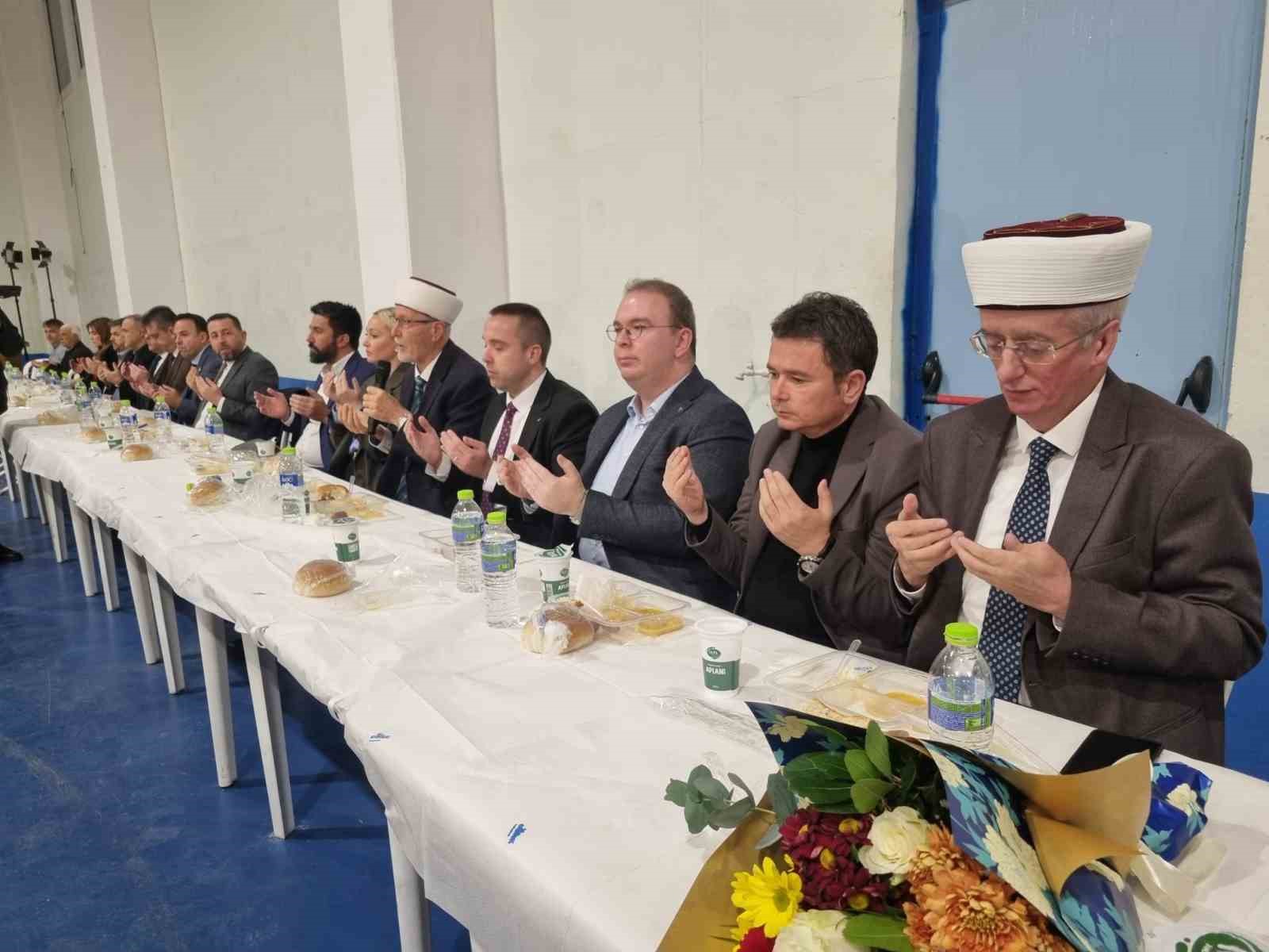 Kozlukebir Domruköy’de yüzlerce kişi iftarda buluştu