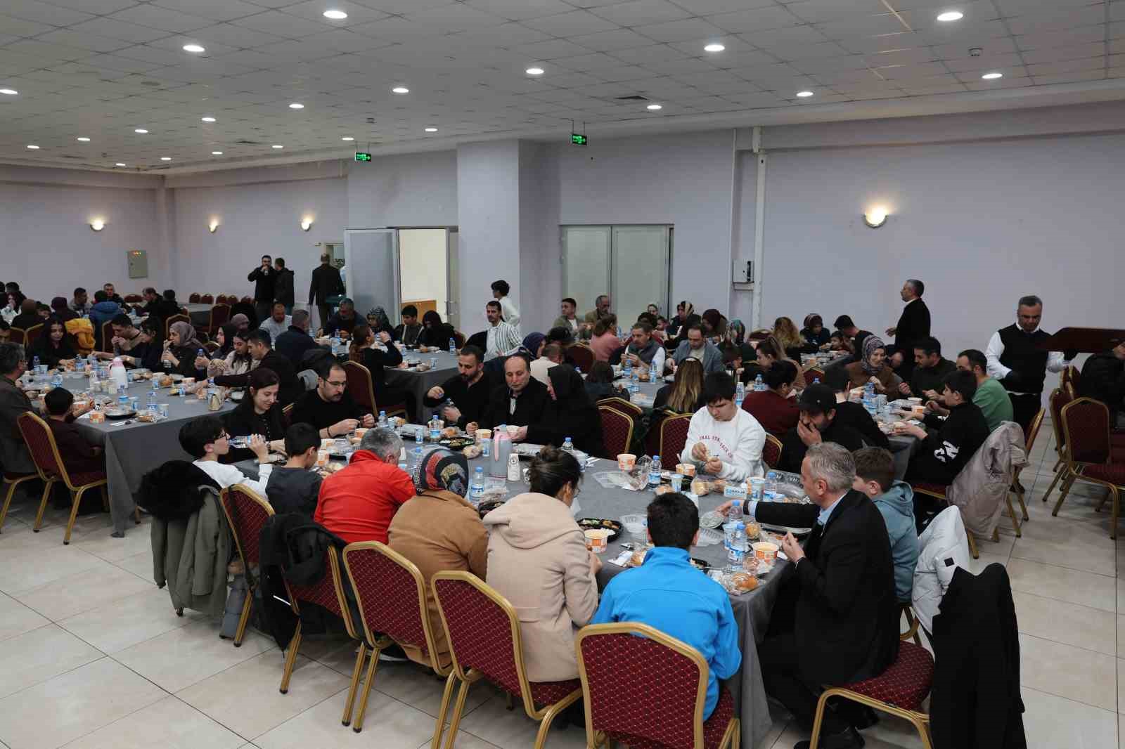 Başkan &Ouml;zdoğan: "Hizmet ve eser siyasetini birlikte yapıyoruz"
