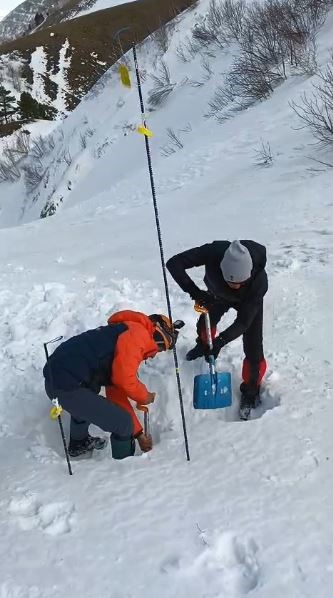 53 g&uuml;nd&uuml;r &ccedil;ığ altında bulunan kayıp &ccedil;oban i&ccedil;in &ccedil;ığ riskinin ortadan kalkması bekleniyor
