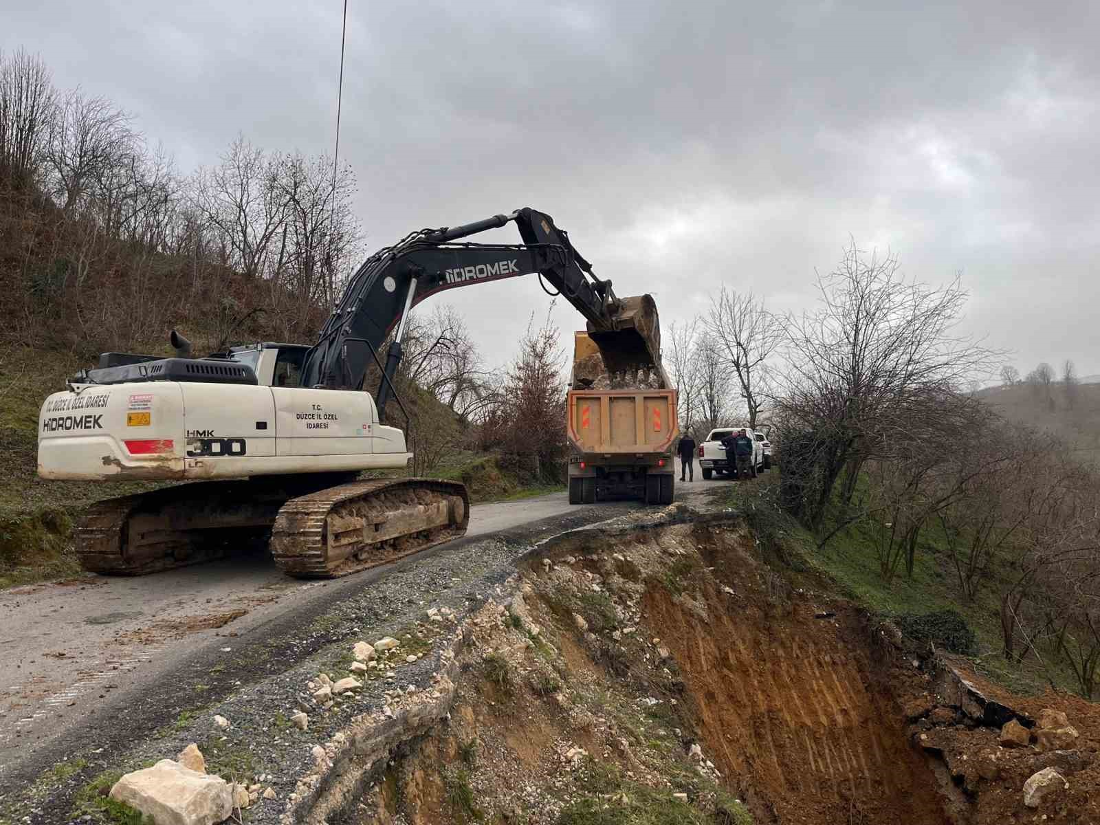 Heyelanlı bölgede çalışma yapıldı