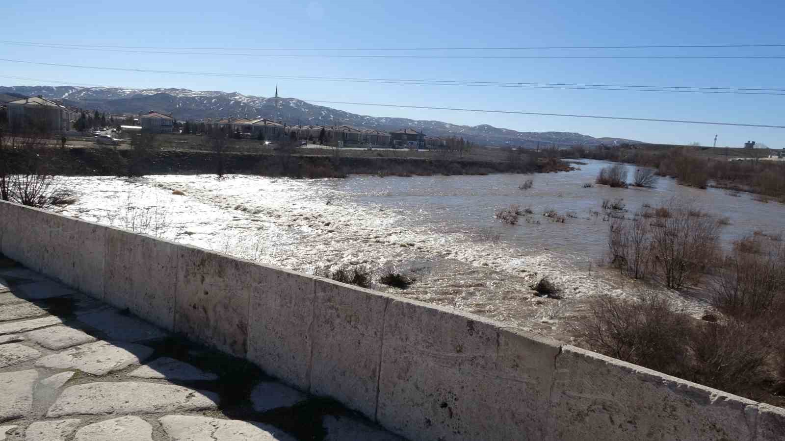 Kızılırmak&rsquo;ın debisi son 15 yılın en y&uuml;ksek seviyesine ulaştı

