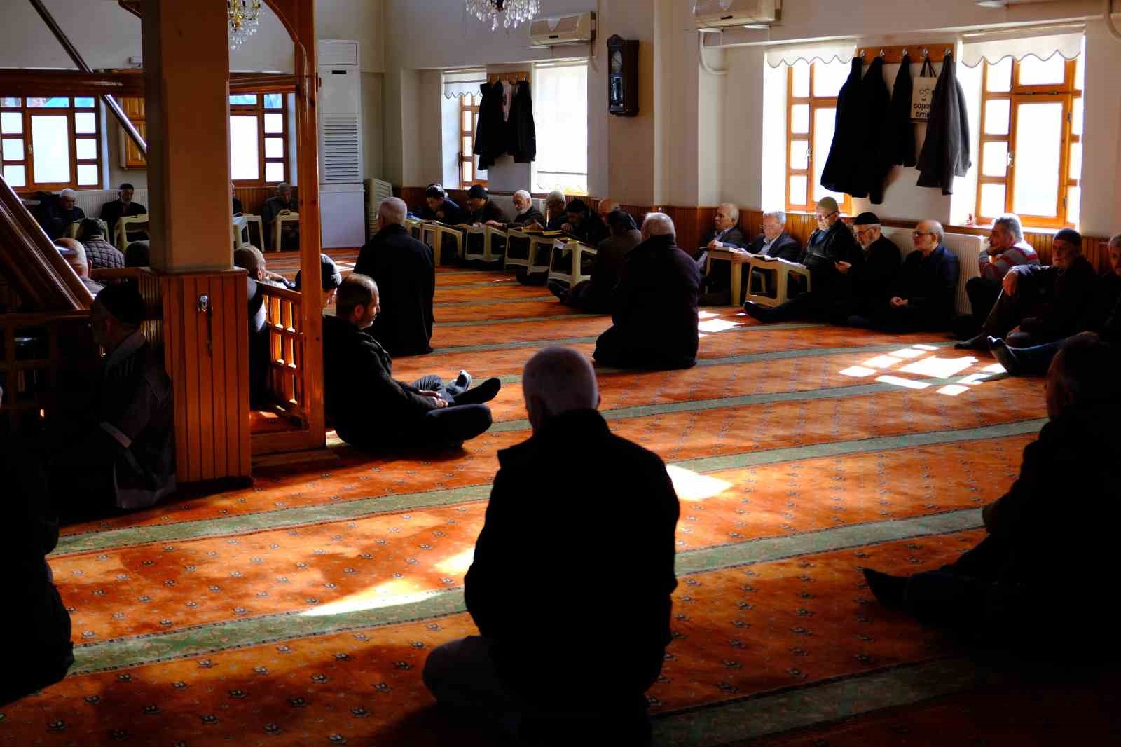 14 asırlık mukabele geleneği gen&ccedil; hafızlara emanet
