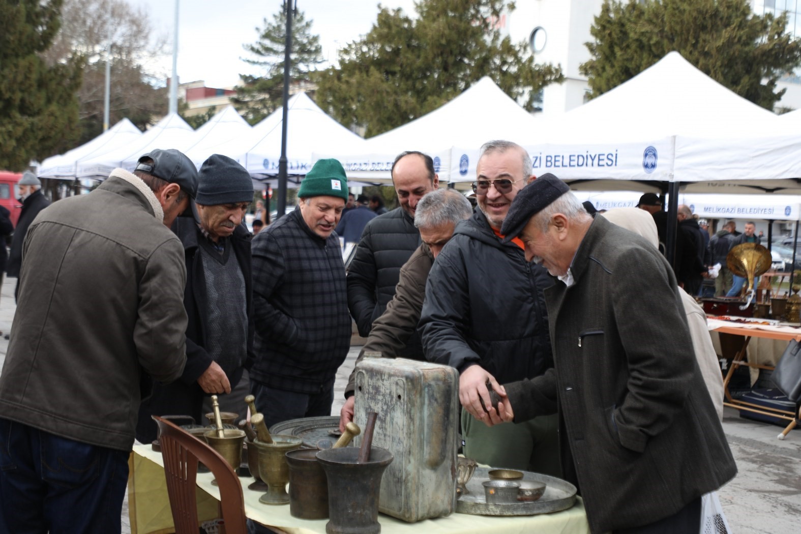 Melikgazi Belediyesi&rsquo;nden şehrin merkezinde &lsquo;antika molası&rsquo;
