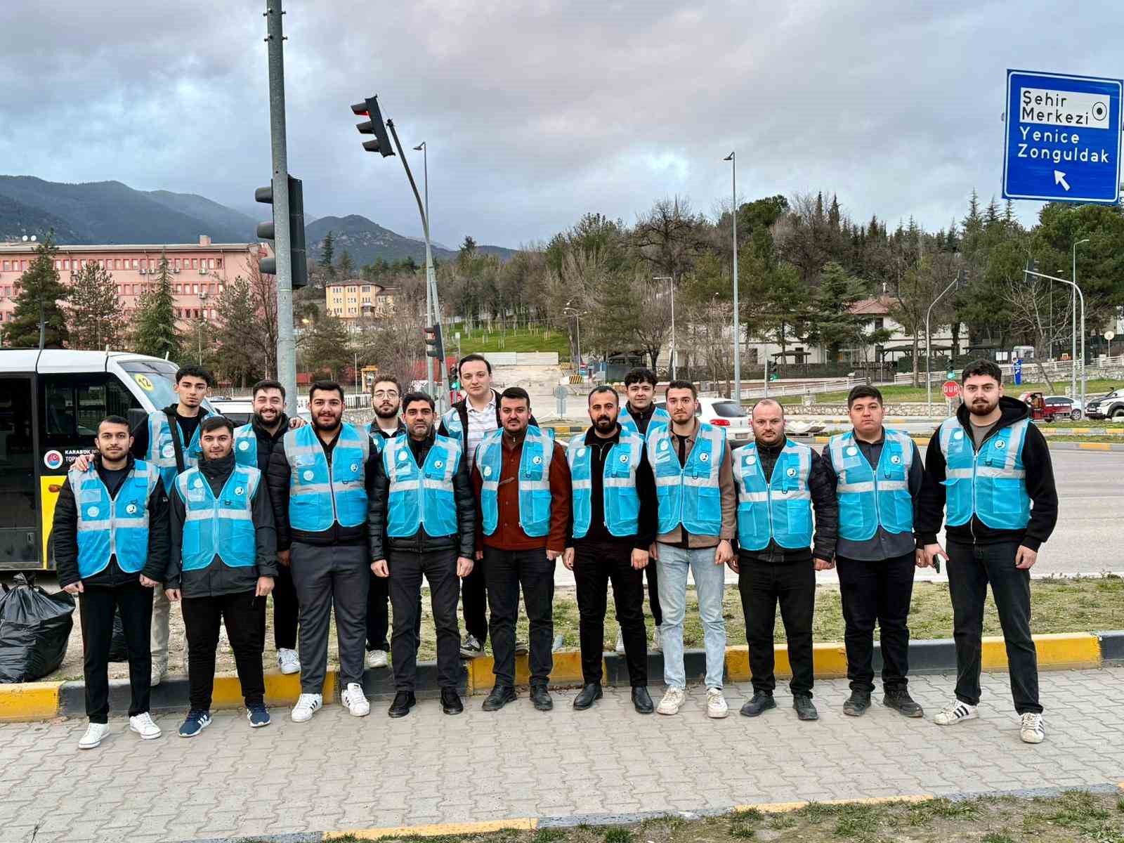 AK Parti Gençlik Kollarının "İftara 5 Kala" geleneği sürüyor