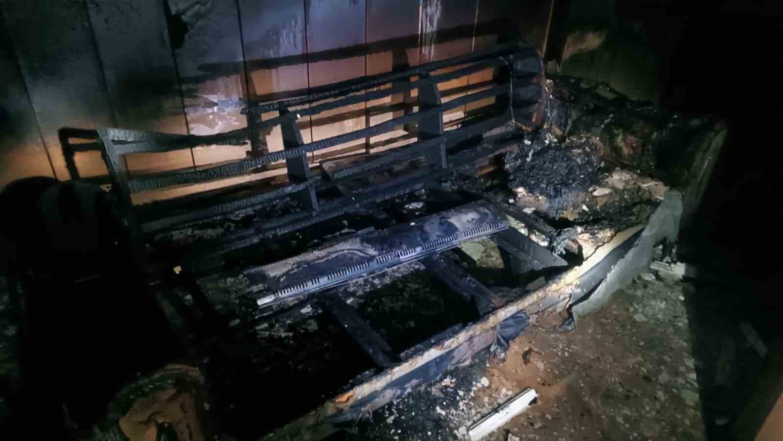 Elektrikli soba evi k&uuml;le &ccedil;evirdi
