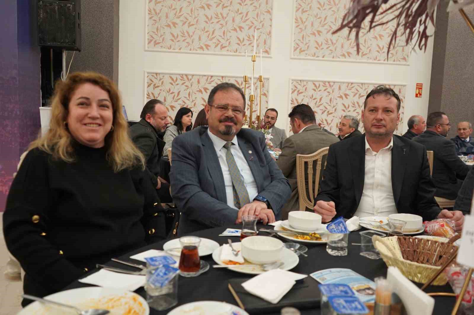 Anahtar Partisi Denizli İl Başkanı Sarun İdmanyurdu&rsquo;nun iftar yemeğine katıldı
