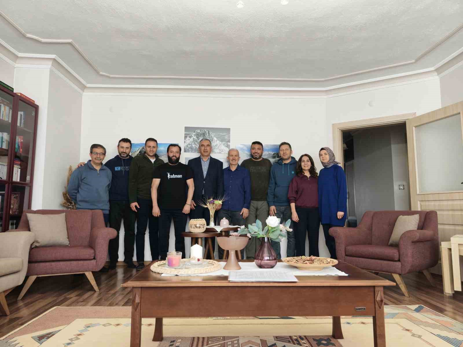 Niğde&rsquo;de dağcılıkta yeni d&ouml;nem: Demirkazık Dağcılık Kul&uuml;b&uuml; kuruldu
