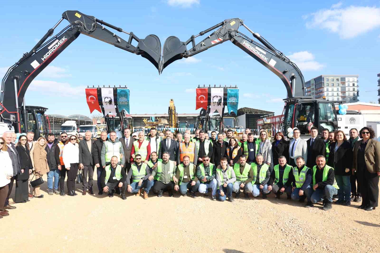 Nil&uuml;fer Belediyesi sahadaki g&uuml;c&uuml;n&uuml; yeni yatırımlarla artırıyor
