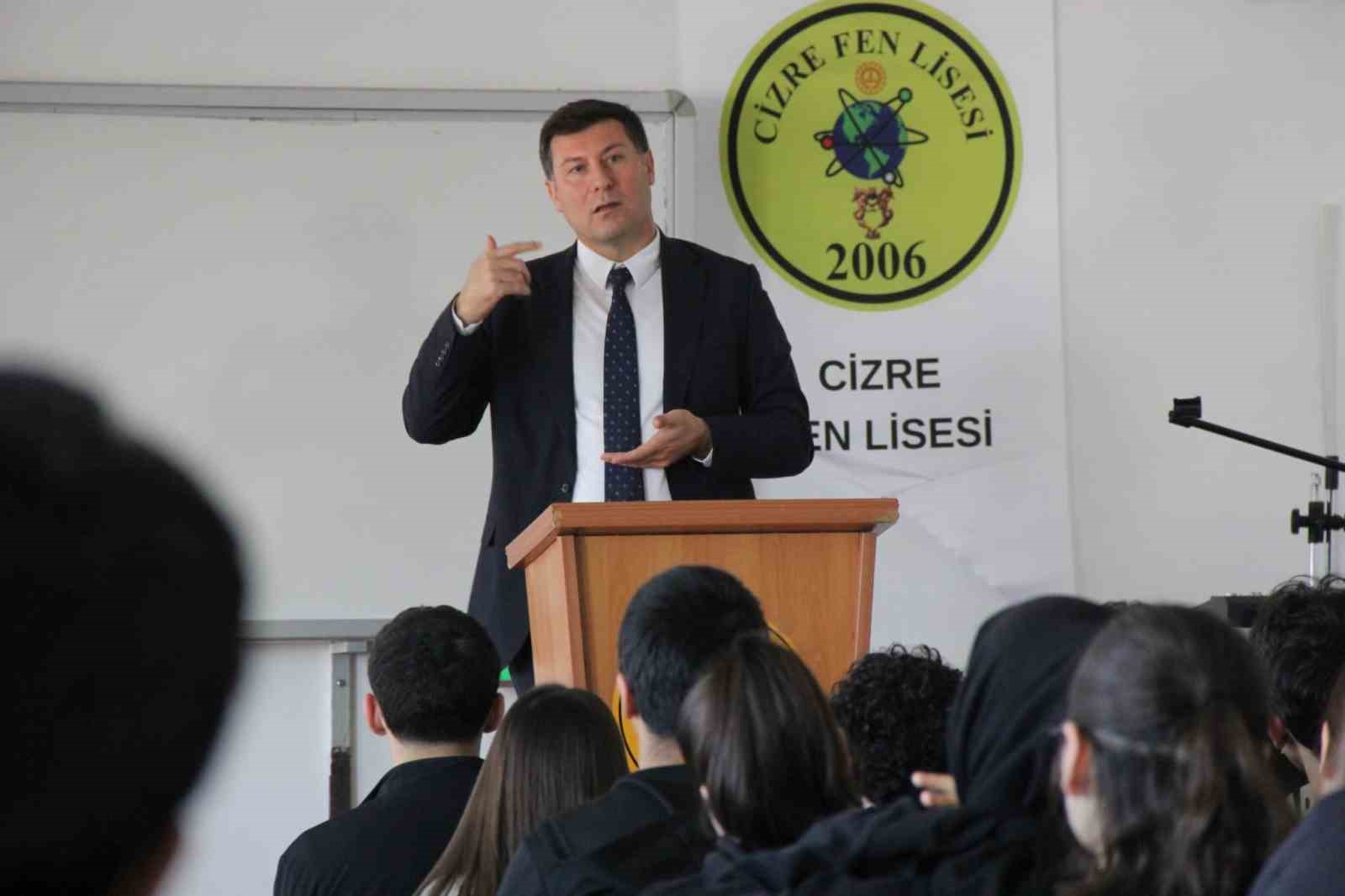 Cizre&rsquo;de lise &ouml;ğrencilerine y&ouml;nelik YKS semineri d&uuml;zenlendi
