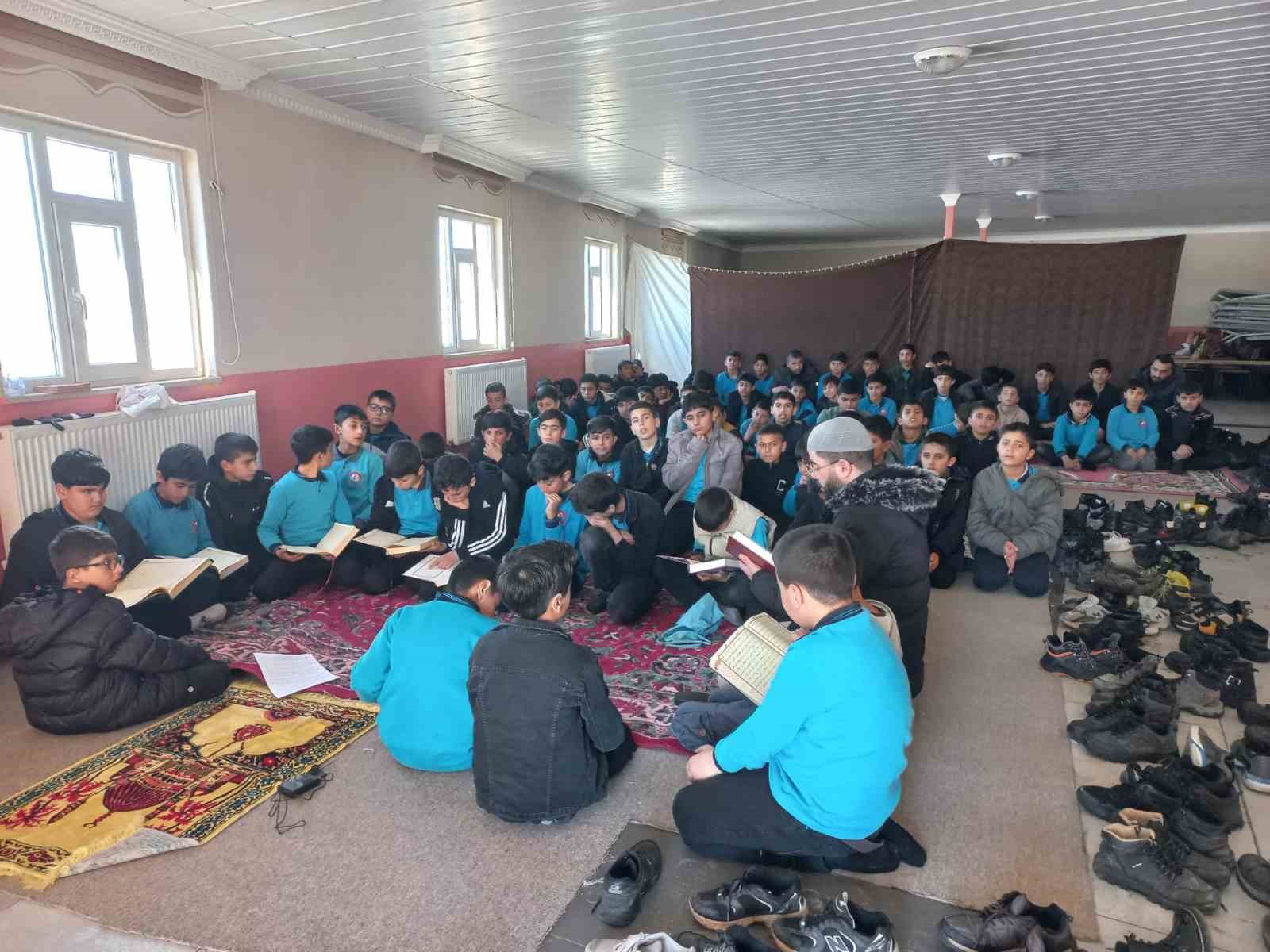 Emek Ortaokulu&rsquo;nda Ramazan&rsquo;ın manevi iklimi yaşatılıyor
