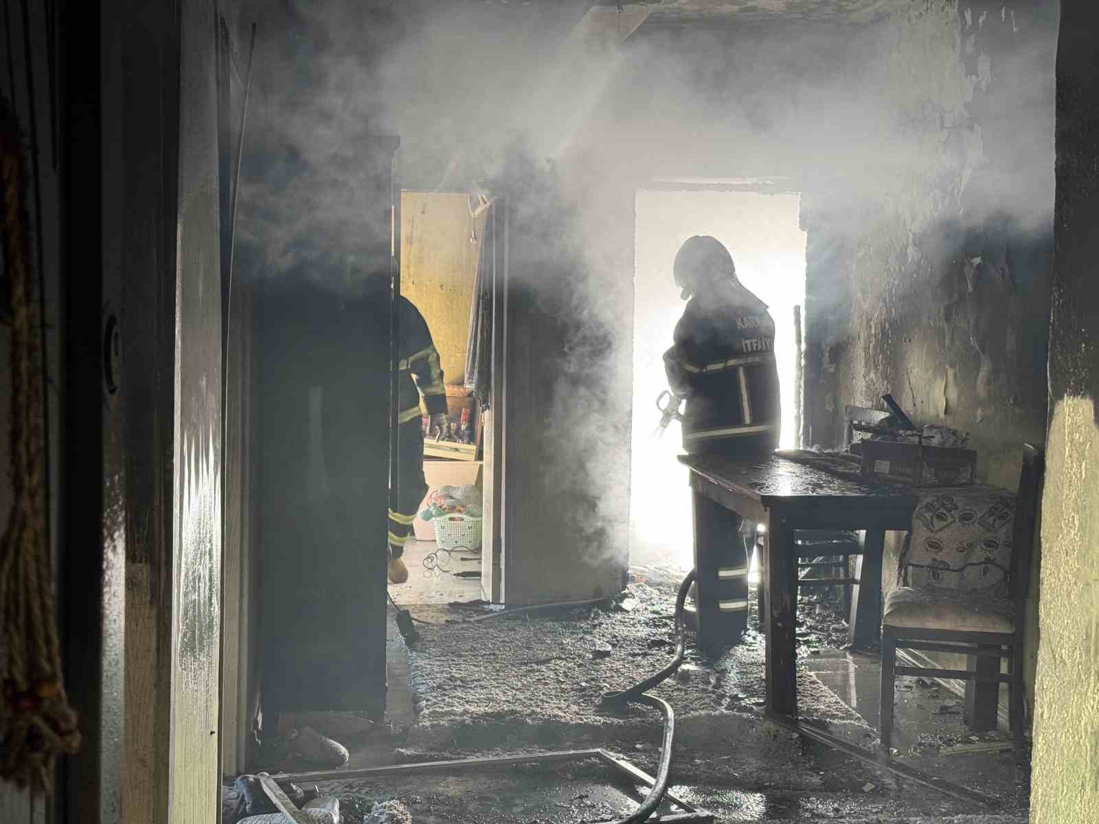 Tek katlı evde çıkan yangın söndürüldü