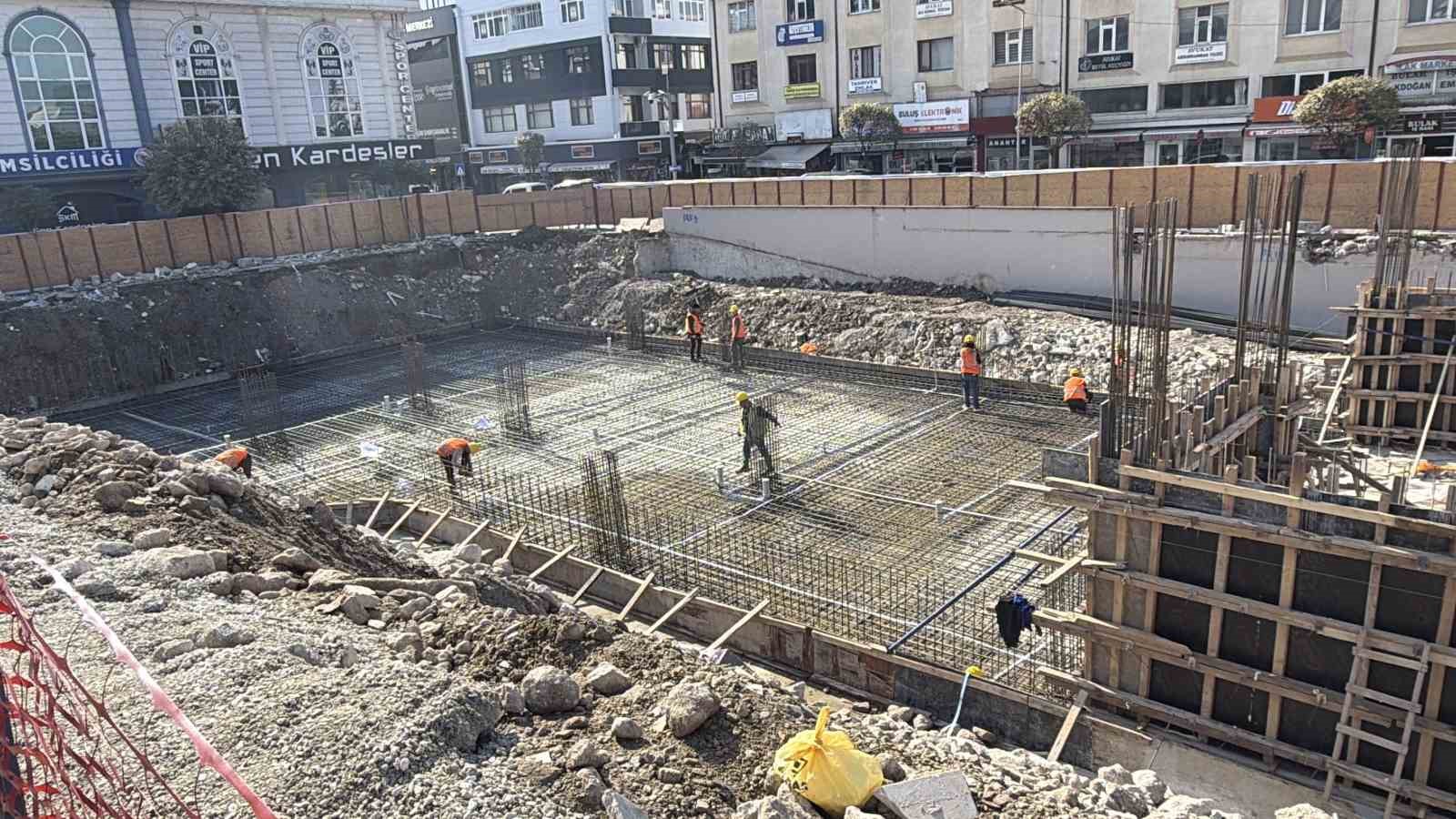 D&uuml;zce&rsquo;de kent meydanının temeli atıldı
