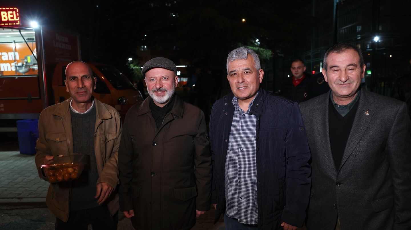 Başkan &Ccedil;olakbayrakdar her g&uuml;n bir mahallede
