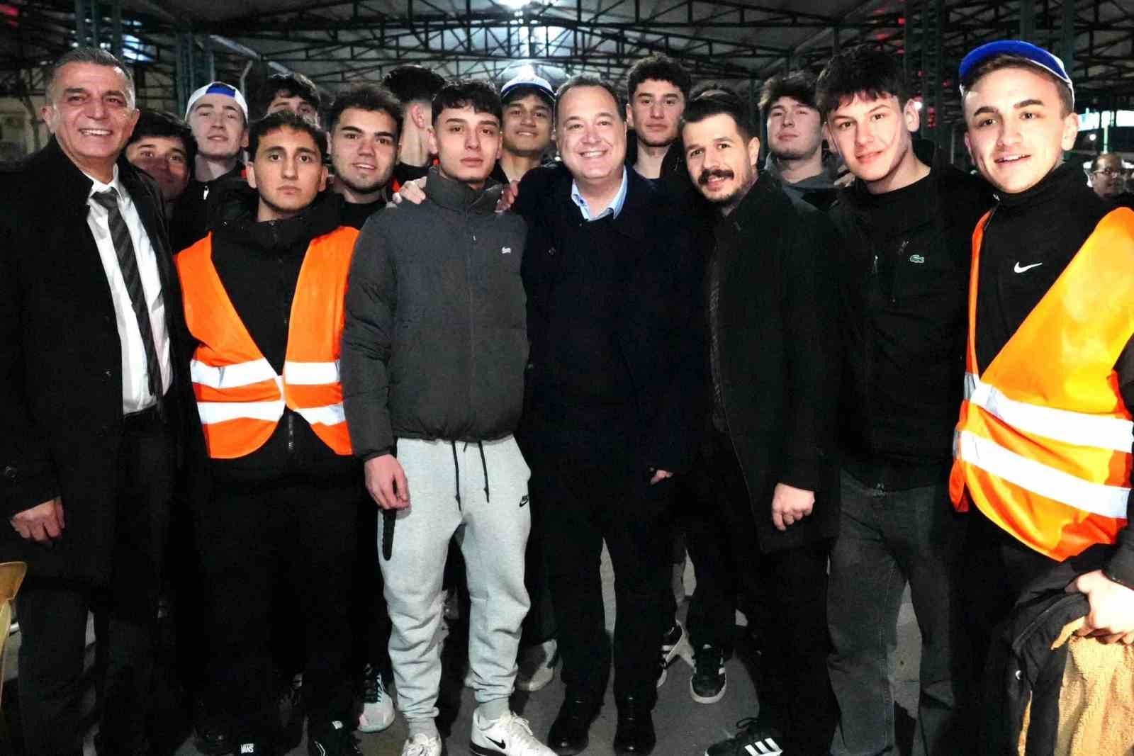 Başkan Dutlulu, Selendililer Derneği’nin iftar programına katıldı