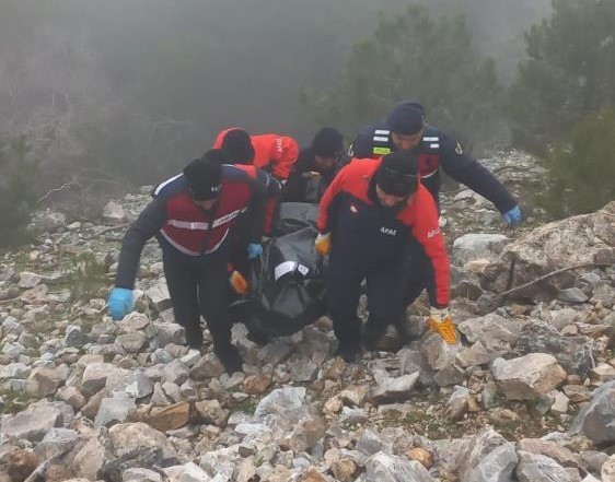 Dinamit patlamasıyla ölen şahsın uçuruma atıldığı iddiası