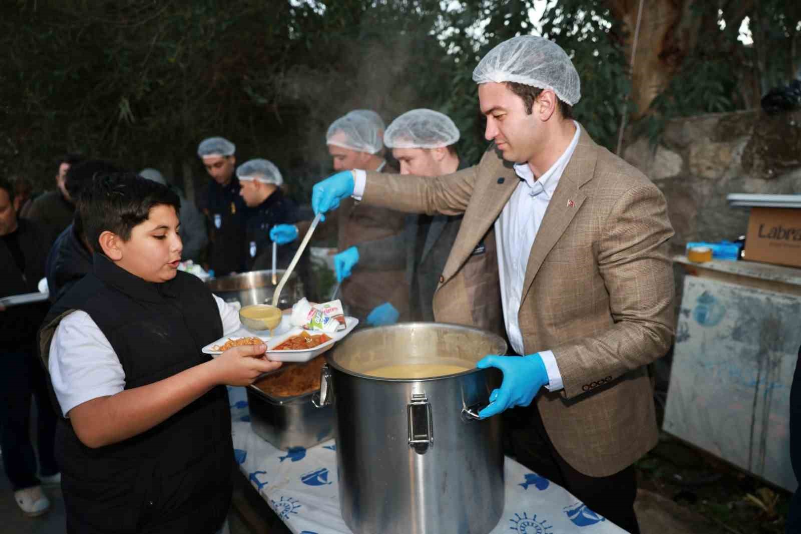 Belediyenin geleneksel iftar programları sürüyor