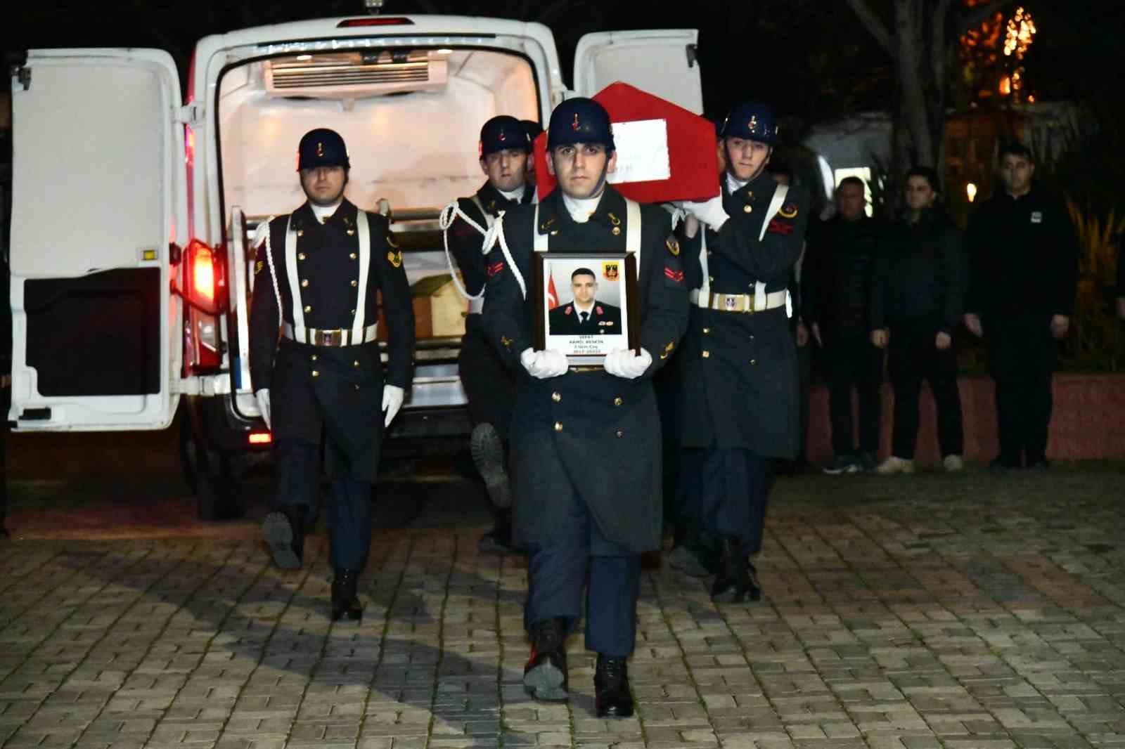 Hayatını kaybeden jandarma uzman &ccedil;avuş i&ccedil;in t&ouml;ren d&uuml;zenlendi
