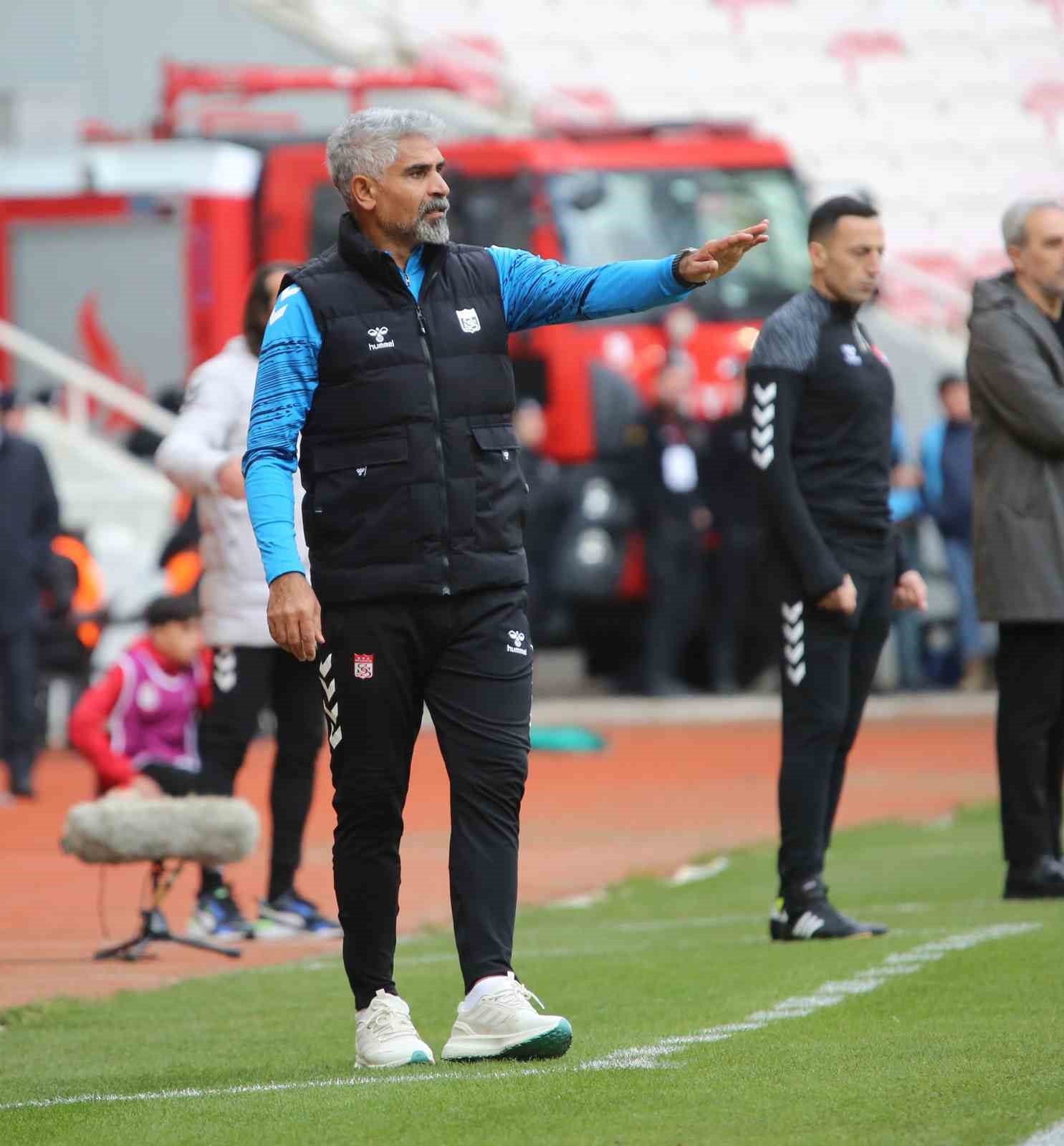 Trendyol 1. Lig: &Ouml;zbelsan Sivasspor: 4 - Sakaryaspor: 1
