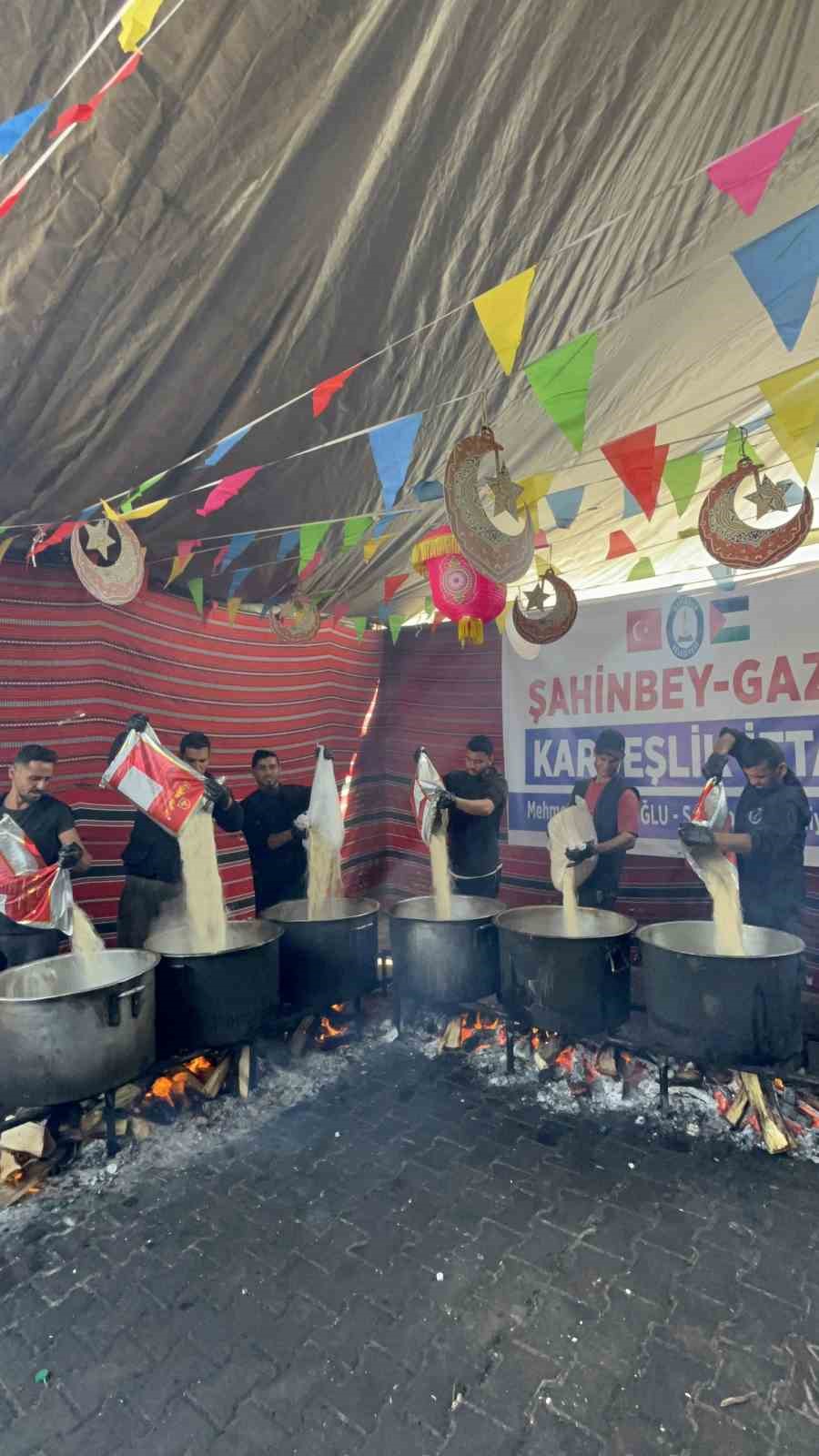 Şahinbey Belediyesi’nden Gazze’de kardeşlik iftarı