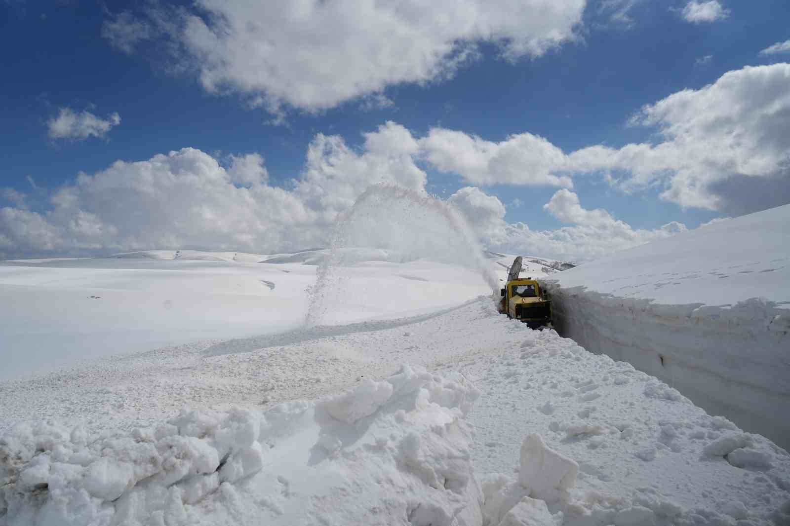 Muş&rsquo;ta kar kalınlığı 6 metreyi aştı
