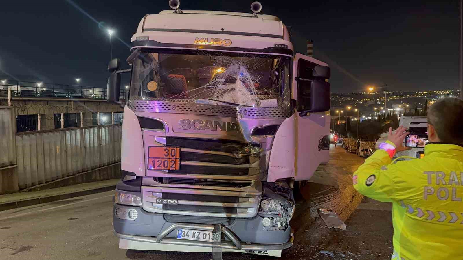 Freni boşalan tanker zincirleme kazaya sebep oldu: 1 yaralı