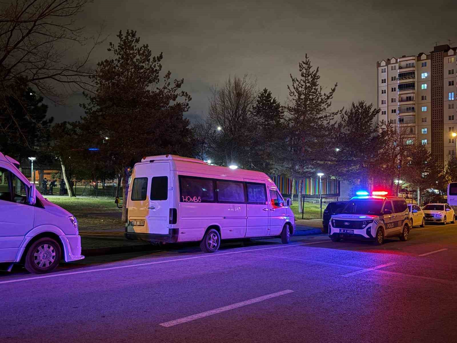 Kayseri&rsquo;de parkta t&uuml;fekli kavga: 1 yaralı
