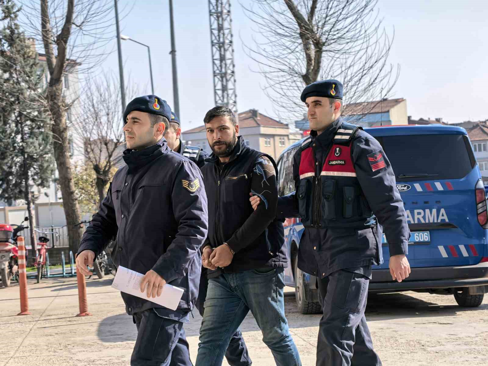 İnegöl’de 3 yıl hapis cezasıyla aranan şüpheli yakalandı