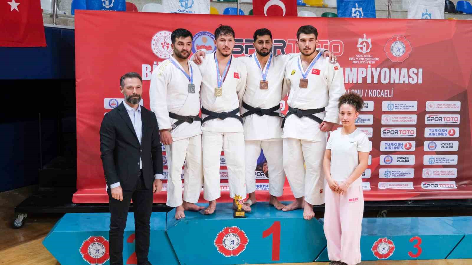 Kağıtsporlu judoculardan 13 madalya