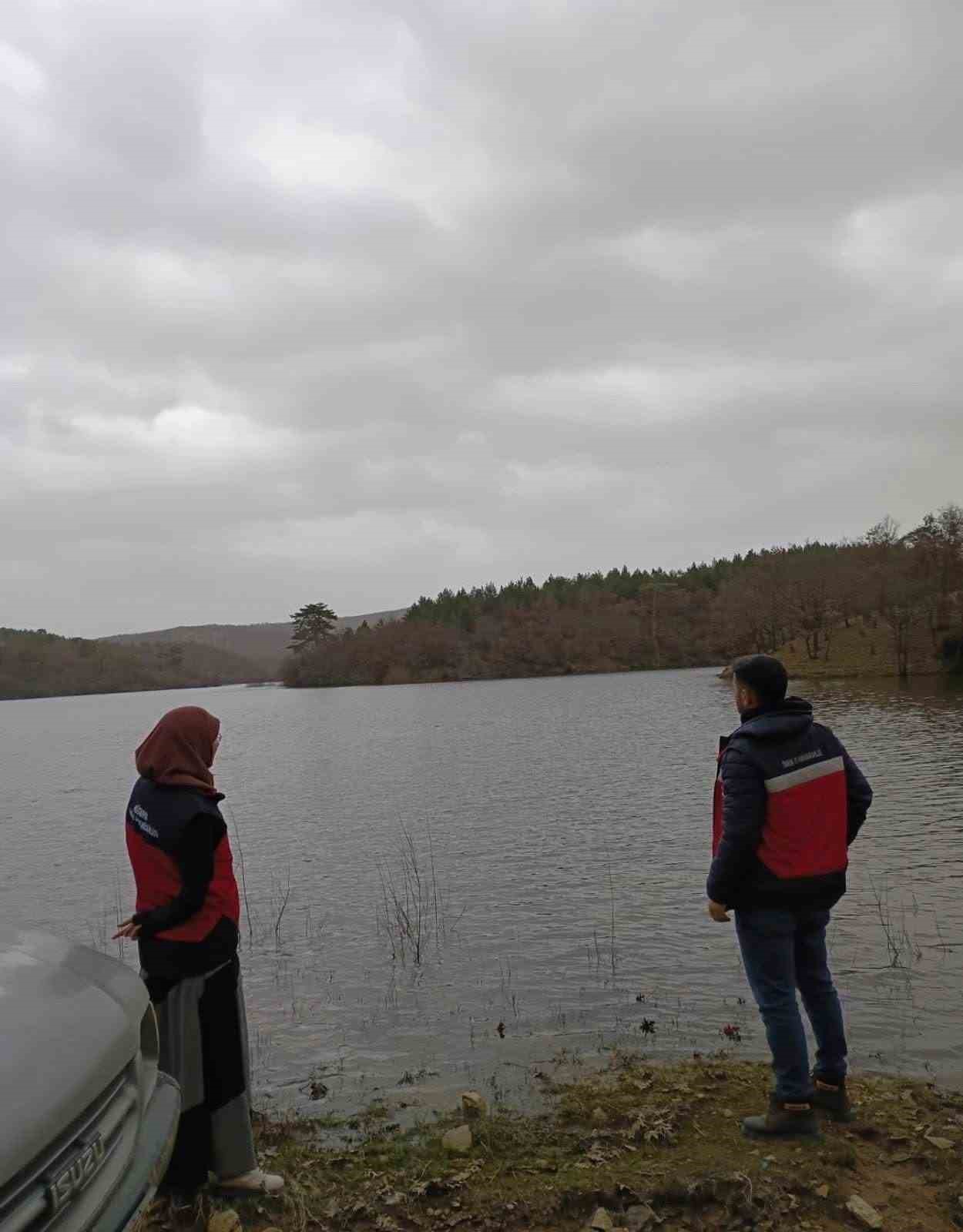 Pazarlar&rsquo;da sulama g&ouml;letlerinde su &uuml;r&uuml;nleri denetimi
