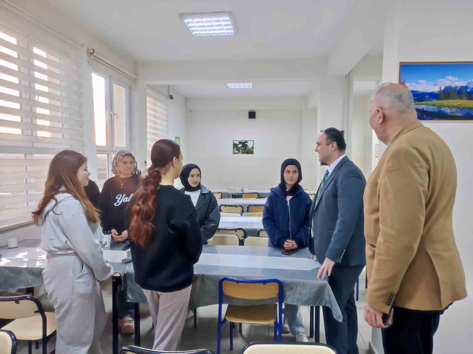 Aslanapa&rsquo;da "Maarifin Kalbinde Ramazan İftar Buluşması"
