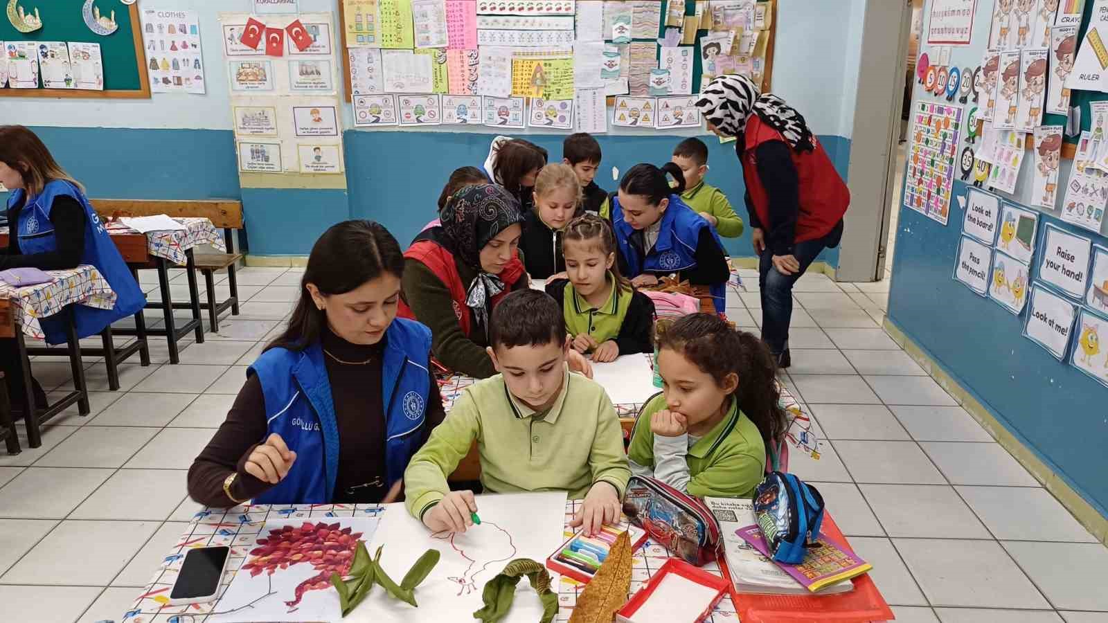 G&ouml;n&uuml;ll&uuml; gen&ccedil;ler &ouml;ğrencilerle buluştu
