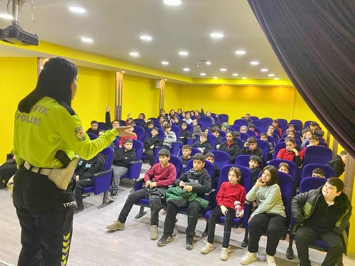 Bilecik’te "Trafik Dedektifleri Projesi" kapsamında öğrencilere eğitim
