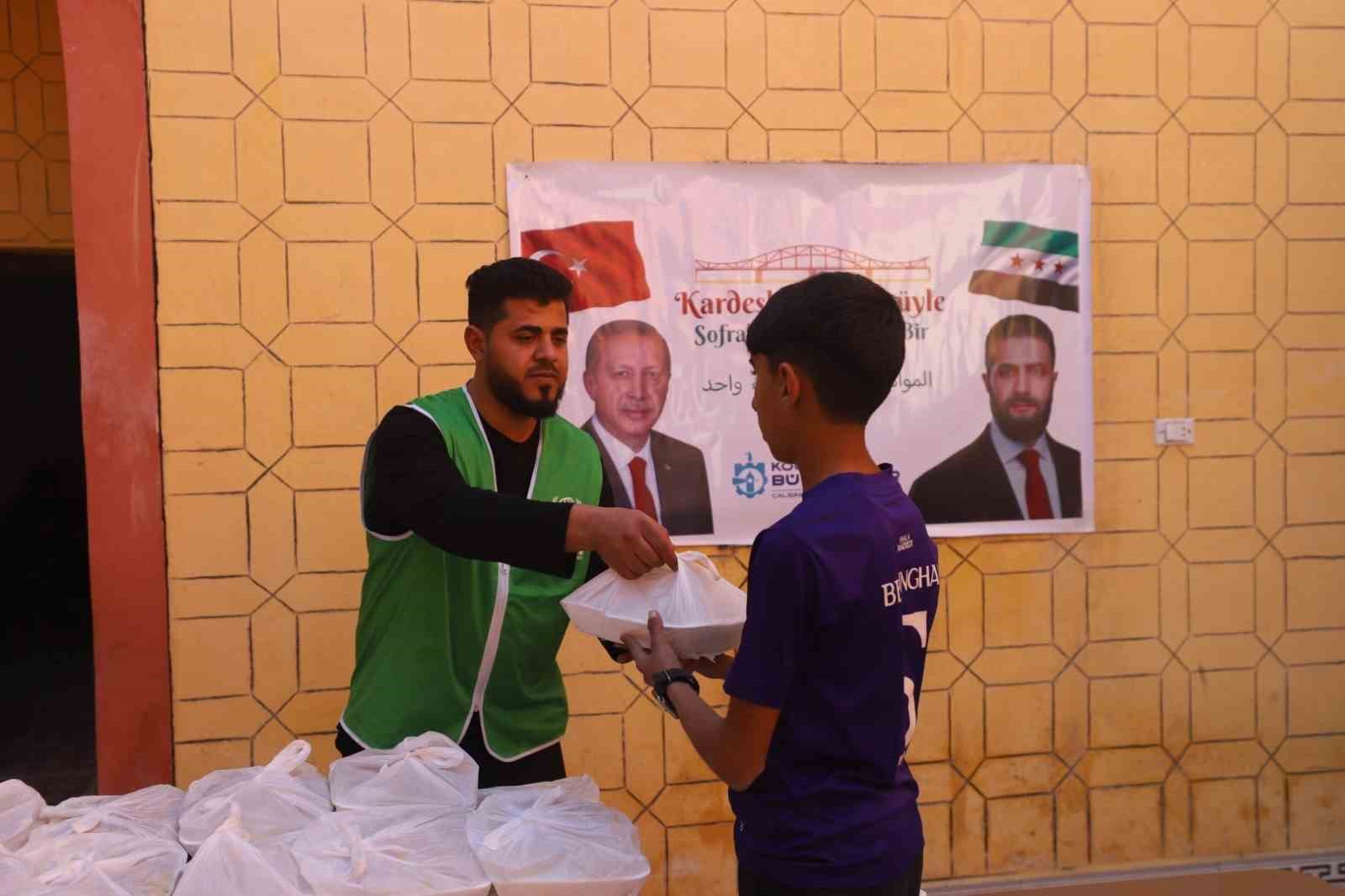 Suriye Rakka&rsquo;da iftar bereketi
