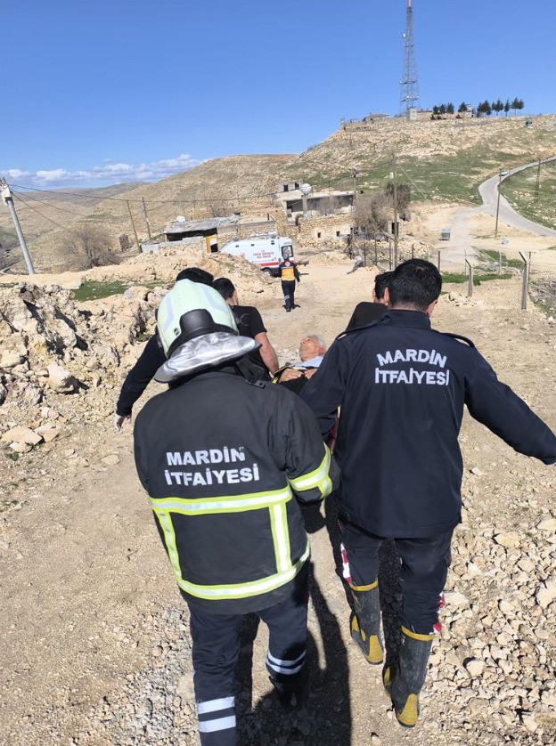 Mardin’de boş havuza düşen kişi yaralandı