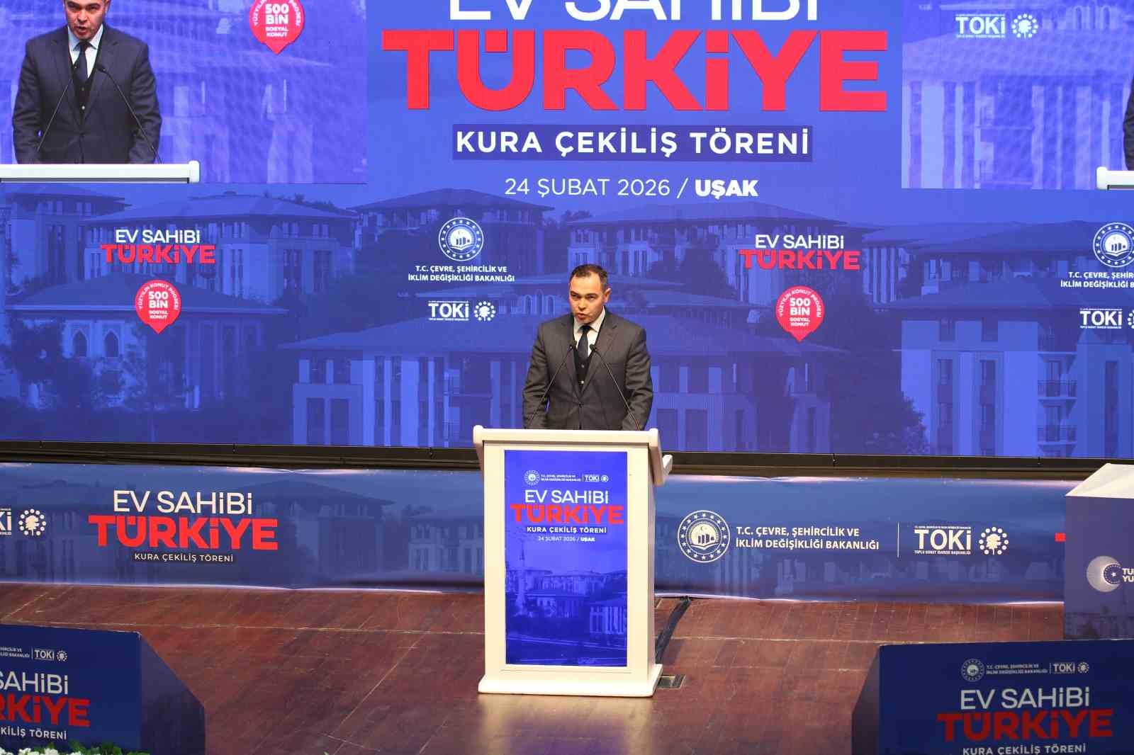 Uşak&rsquo;ta &rsquo;Y&uuml;zyılın Konut Projesi&rsquo;nin kuraları &ccedil;ekildi
