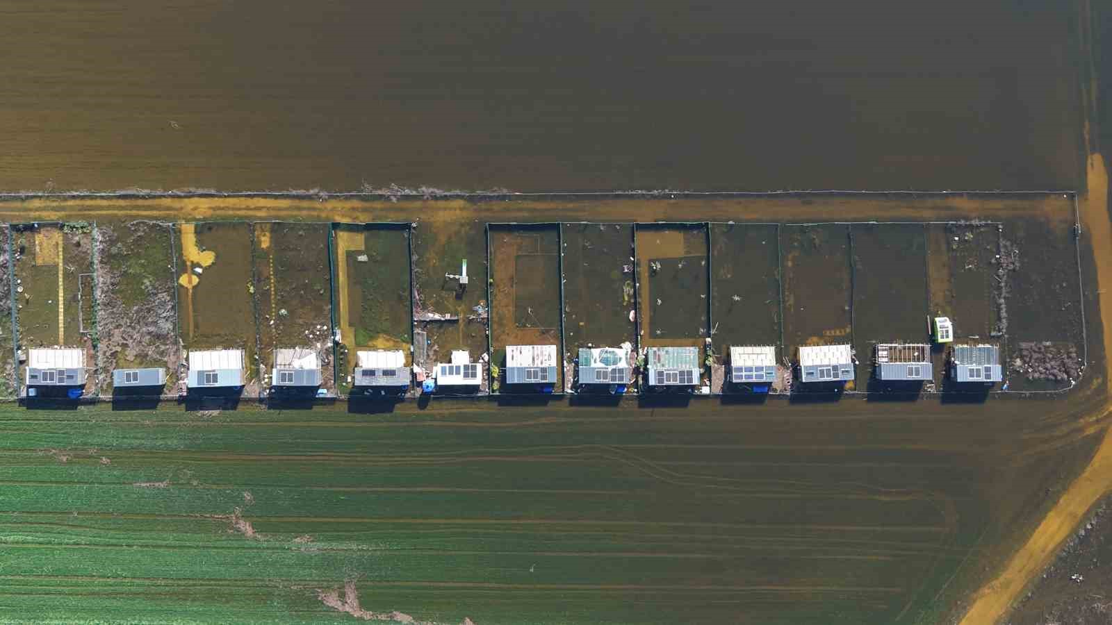 Bungalovlar, göl evi oldu