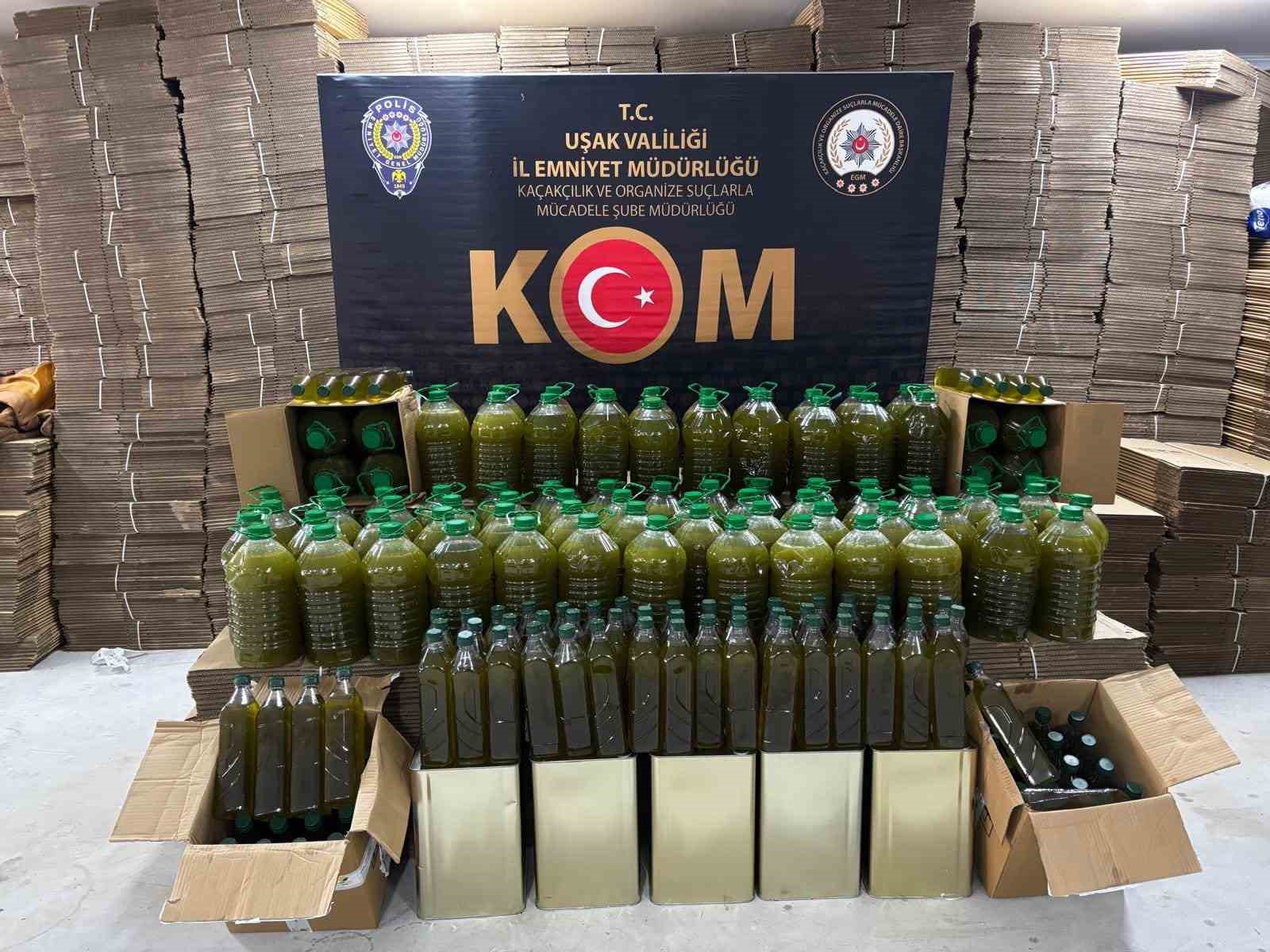 Uşak&rsquo;ta 382 teneke karışımlı zeytinyağı ele ge&ccedil;irildi
