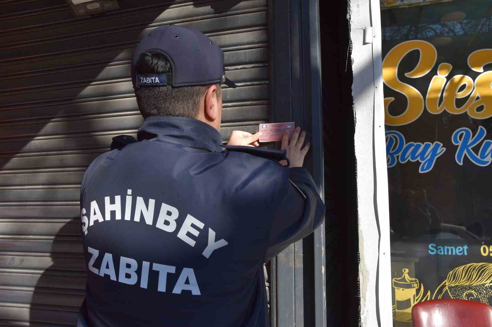 Şahinbey&rsquo;de son kullanma tarihi ge&ccedil;miş &uuml;r&uuml;n sattığı tespit edilen iki iş yeri kapatıldı
