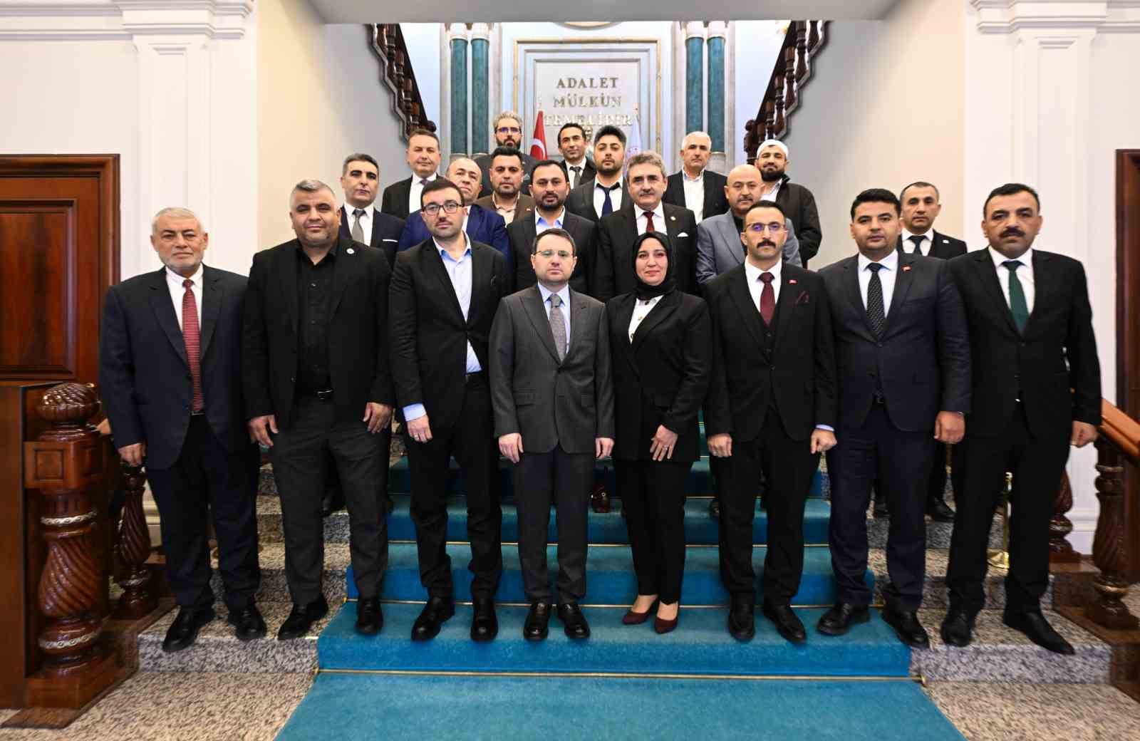 Bakan G&uuml;rlek: "G&uuml;&ccedil;l&uuml; toplum g&uuml;&ccedil;l&uuml; T&uuml;rkiye&rsquo;nin temelidir"
